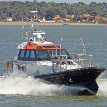 Bateau pilote - ORC 156 - Bernard Shipyard - in-bord / GRP / auto-redressant