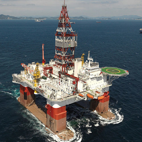 Navire de service offshore pour construction - Semi-submersible - Hanwha Ocean - catamaran