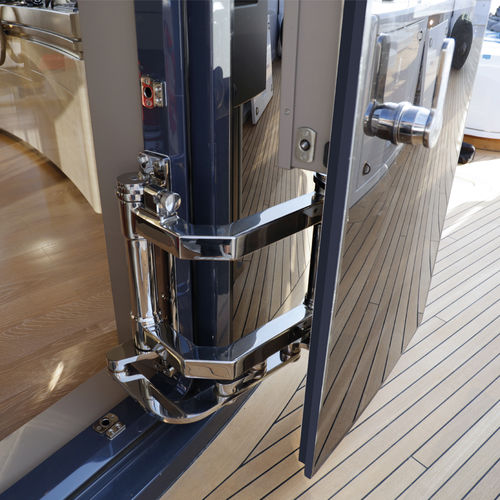 Porte pour yacht - Tecnimpianti SPA - à pantographe / intérieure / hydraulique