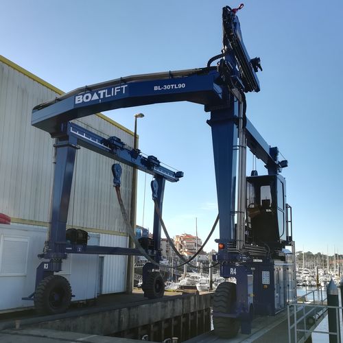 Travel lift toutes roues directrices - BL30TL-90°RCG - BOAT LIFT - contrôlé à distance / pour charge lourde / quatre roues motrices