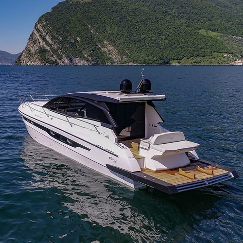 Vedette in-bord - COUPÈ 44 - RIO YACHTS - bimoteur / avec timonerie / de ski nautique