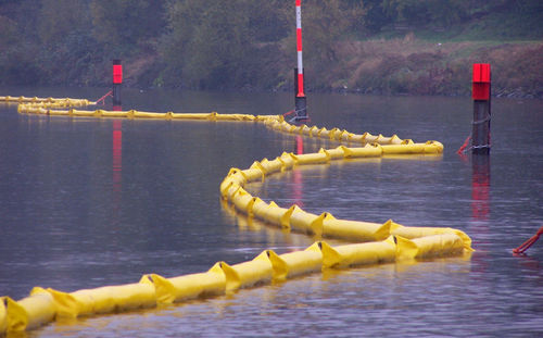 Barrage antipollution - HYDROTECHNIK LÜBECK GMBH - gonflable / pour rivière