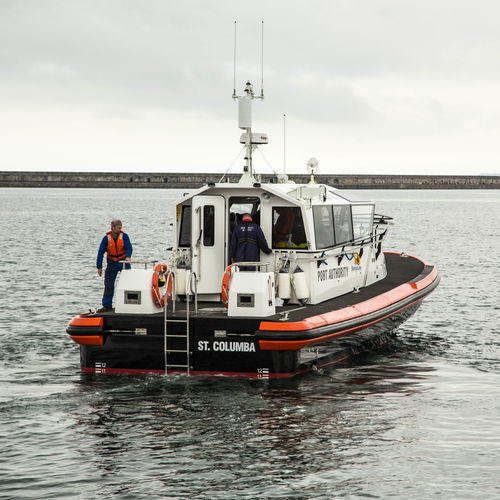 Bateau pilote - 13m - HolyHead Marine Services - in-bord hydrojet / GRP