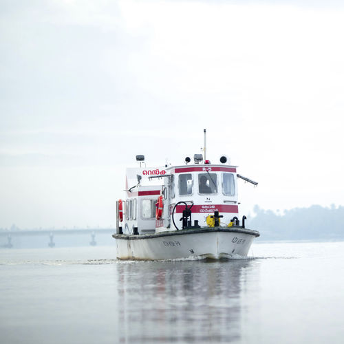 Bateau de sauvetage - RUDHI - Navgathi Marine Design & Constructions - bateau de support pour la plongée / bateau ambulance / in-bord