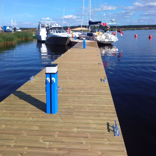 Borne avec éclairage intégré - ORIGINAL - Marina & Holiday Park Solutions Ltd - RMCS - de distribution électrique / de distribution d'eau / pour ponton