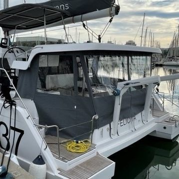 Fermeture de cockpit pour bateau à moteur - Aventura 37 - TTOP Nautic - pour voilier / pour catamarans / pour Aventura Catamarans