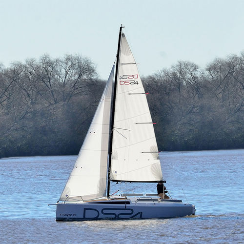 Voilier daysailer - DS 24 - Astillero del Sur - de régate / 1 cabine / en fibre de verre