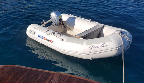 Bateau pneumatique hors-bord - 2,40 mt. - MIRAI