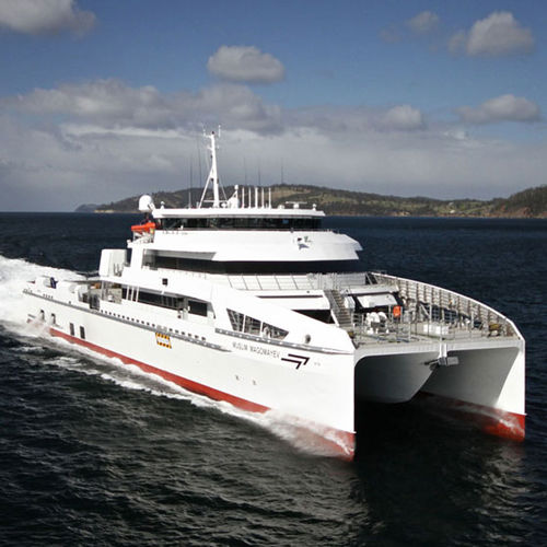Navire de service offshore de transport de personnel - Muslim Magomayev - Incat Crowther - DNV-GL / à grande vitesse