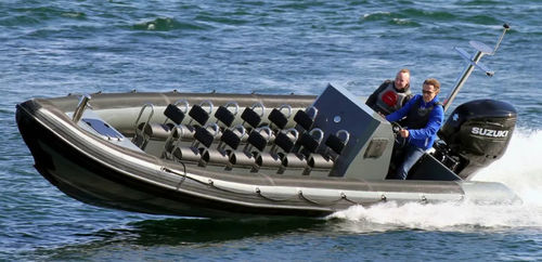Bateau pneumatique hors-bord - 9.5M - Tornado Boats - bimoteur / RIB / à console centrale