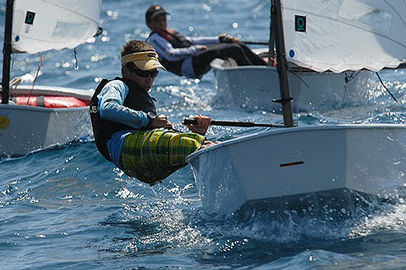 Dériveur solitaire - AB RE - ASTRO Barcelona Racing Equipment, SL - enfant / de régate / Optimist