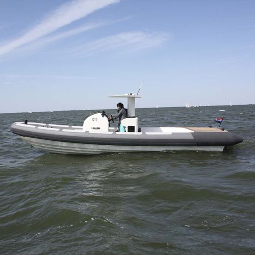Bateau pneumatique in-bord - T/T Pelorus - Xtenders - diesel / semi-rigide / à console centrale