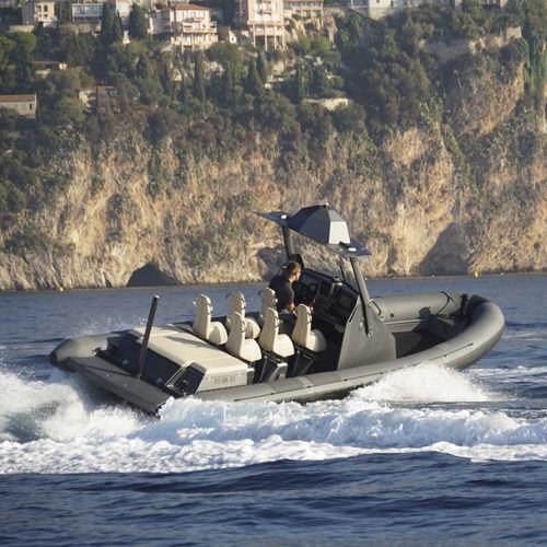 Bateau pneumatique in-bord - T/T Roe - Xtenders - RIB / à console centrale / open