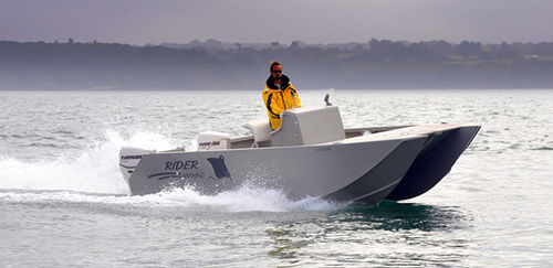 Coque open catamaran - RIDER C23 - RIDER MARINE - hors-bord / bimoteur / à console centrale