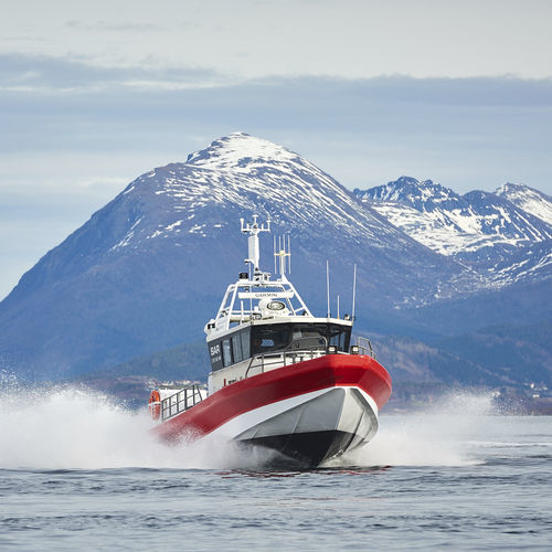 Bateau de surveillance - FF 40X SAR - HUKKELBERG BOATS - bateau de recherche et sauvetage / bateau ambulance / in-bord hydrojet