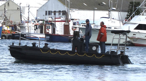 Bateau de travail - Rhino 690 - Rhino Marine Products (Pty) Ltd - in-bord hydrojet / hors-bord / en HDPE