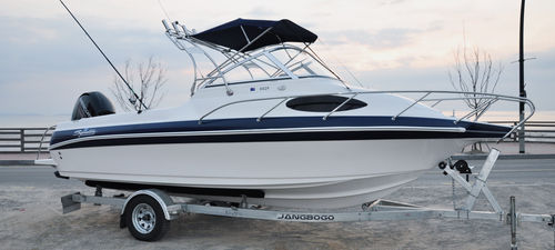 Bateau de pêche-promenade hors-bord - 543F / 602F / 675F - Hyundai Lifeboats Co., Ltd.  - de pêche promenade / max. 7 personnes / max. 8 personnes