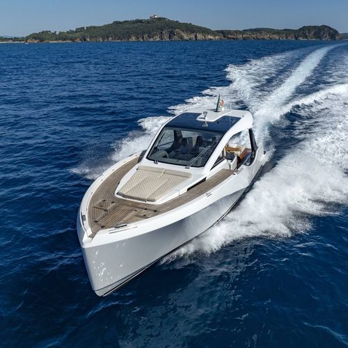 Cabin-cruiser hors-bord - 43 veloce - Italia Yachts - in-bord / bimoteur / trimoteur