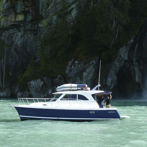 Cabin-cruiser catamaran - C90 - Aspen Power Catamarans - in-bord / à cockpit fermé / de pêche sportive