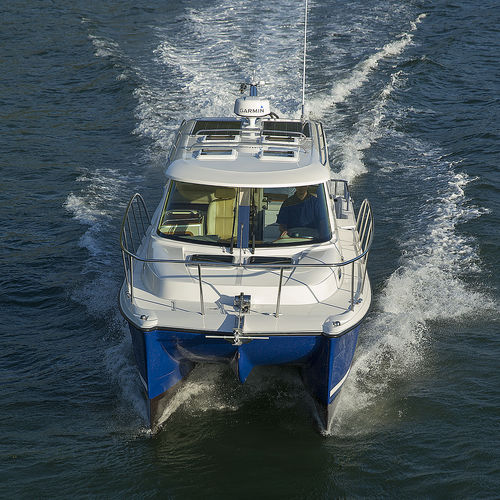 Vedette catamaran - C100 - Aspen Power Catamarans - in-bord / bimoteur / hard-top