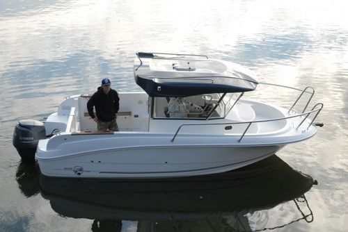 Bateau de pêche-promenade hors-bord - 610 PILOTHOUSE - Mazury Sp. z o.o.  - avec timonerie / max. 6 personnes / avec cabine