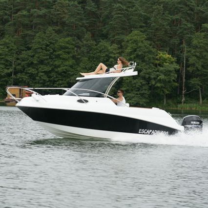 Day-cruiser hors-bord - ESCAPADE 600 - Przedsiebiorstwo Uslug Specjalistycznych ''PEGAZUS''  - à cockpit fermé / max. 6 personnes