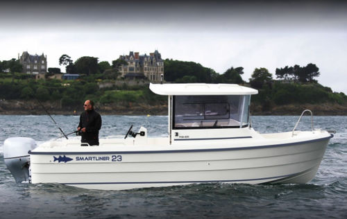 Bateau de pêche-promenade hors-bord - Fisher 23 - SMARTLINER - avec timonerie / de pêche promenade / en fibre de verre