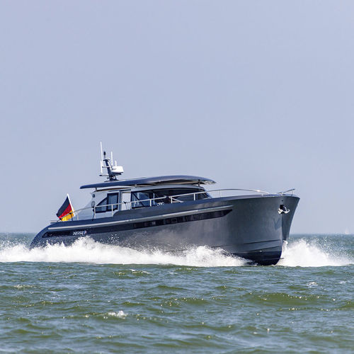Motor-yacht de croisière - 52 S PERFORMANCE - Steeler Yachts - haute performance / hard-top / avec timonerie