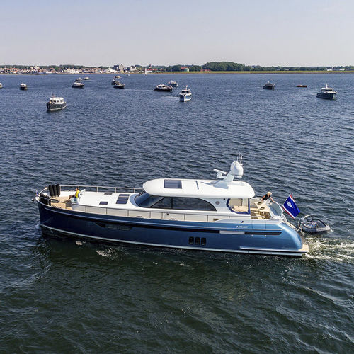 Motor-yacht de croisière - 65S LONG RANGE - Steeler Yachts - à fly / 3 cabines / 8 couchages