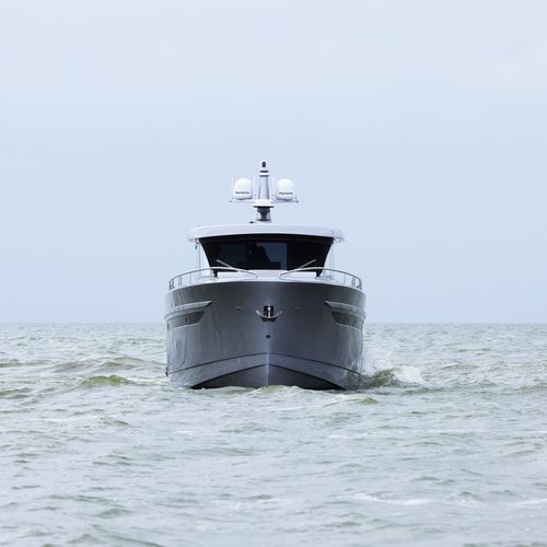 Motor-yacht de croisière - UNIQUE - Steeler Yachts - avec timonerie / IPS / 2 cabines