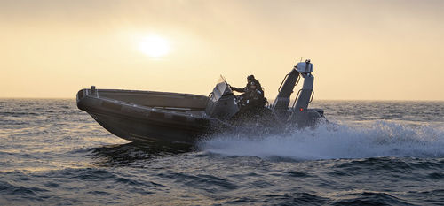 Bateau de surveillance - 75 - STORMER MARINE - in-bord / diesel / en aluminium
