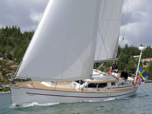 Voilier de croisière - Regina 35 - Regina Yachts - 6 couchages / à cockpit central