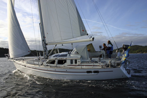 Voilier de croisière - Regina 40 - Regina Yachts - à salon de pont