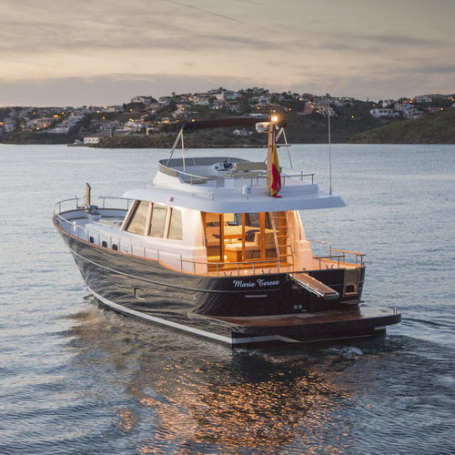 Motor-yacht traditionnel - MENORQUÍN 54 FB - Sasga Yachts - lobster / à fly / 4 cabines