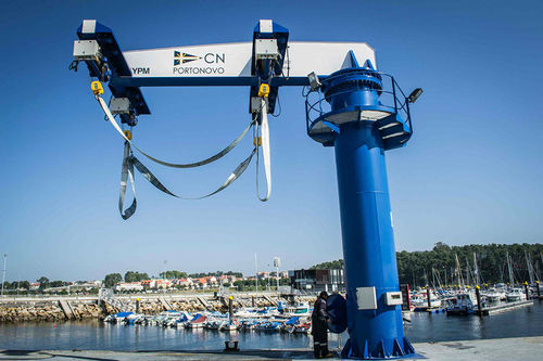 Grue pour marina - YPMarinas - potence pivotante
