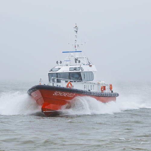 Bateau pilote - 22 WP - Baltic Workboats AS - in-bord / en aluminium / auto-redressant
