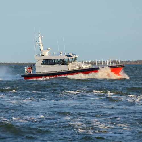 Bateau pilote - 17 WP - Baltic Workboats AS - in-bord / en aluminium / auto-redressant