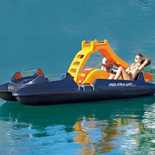 Bateau à pédales 5 places - BALADO R - AQUABLUE - en polyéthylène / bleu / jaune