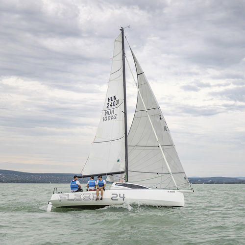 Voilier de croisière - Flaar 24 - Flaar Performance Sailing - de course / 1 cabine / en carbone