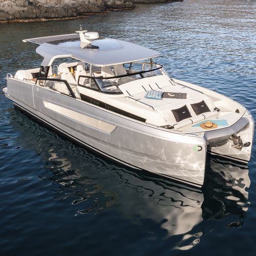 Vedette catamaran - YOT 36 - YOT POWER CATAMARANS - hors-bord / essence / bimoteur