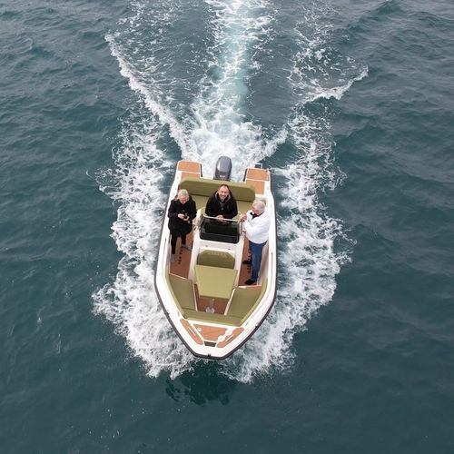 Coque open hors-bord - AZZARA 49s - LGK MARINE - à console centrale / max. 7 personnes