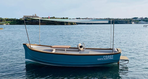 Barque in-bord - reBot 5 - reBot Yachts S.L. - électrique / open / max. 5 personnes