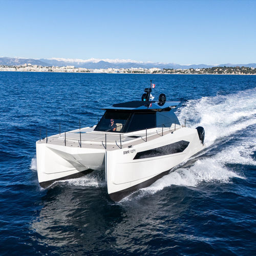 Vedette catamaran - 42 XL - LUXOLOR BOATS - hors-bord / bimoteur / hard-top