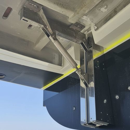 Ascenseur à annexes - Lifter-930 - Compass Marine - monté sur yacht / sur mesure