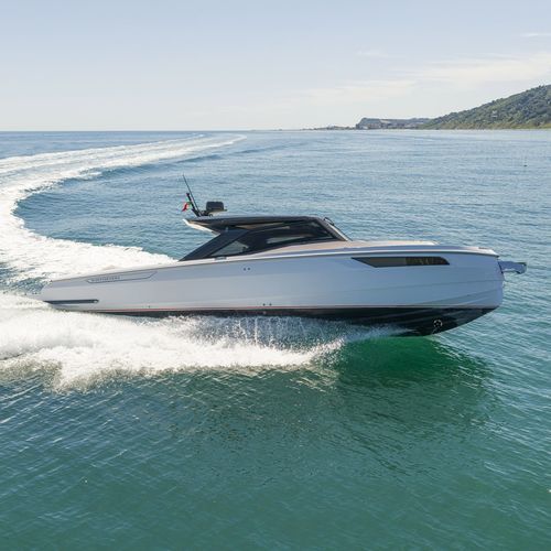 Vedette in-bord - 42 - Cantiere Navale di SANTASEVERA srl - hors-bord / hard-top / stern-drive