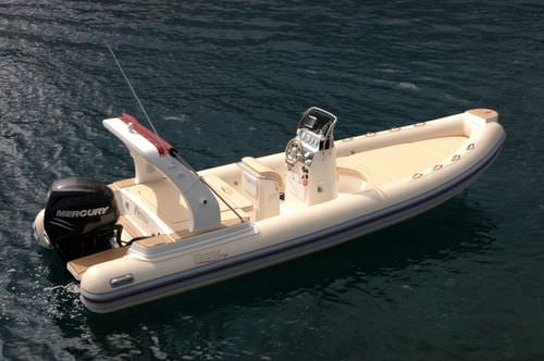 Bateau pneumatique hors-bord - 23' - NOAH SRL - semi-rigide / à console centrale / bain de soleil