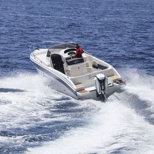 Walkaround hors-bord - 750 Wa - SAVER  S.R.L. - à console centrale / max. 9 personnes / avec cabine