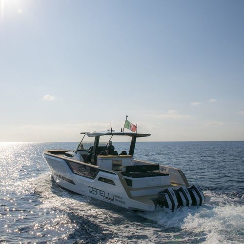 Vedette hors-bord - 43 - Canelli Yachts s.r.l. - trimoteur / open / IPS