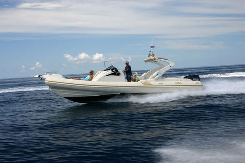 Bateau pneumatique hors-bord - Piranha 10m - Piranha Ribs Ltd - bimoteur / semi-rigide / à console centrale