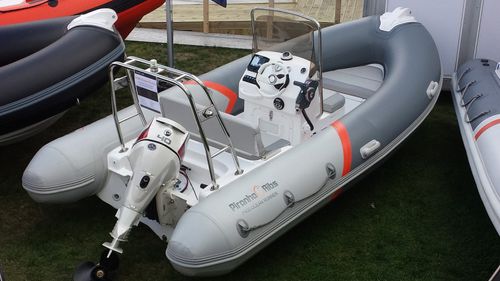 Bateau pneumatique hors-bord - Piranha P450 Ocean - Piranha Ribs Ltd - RIB / à console centrale / roll-bar
